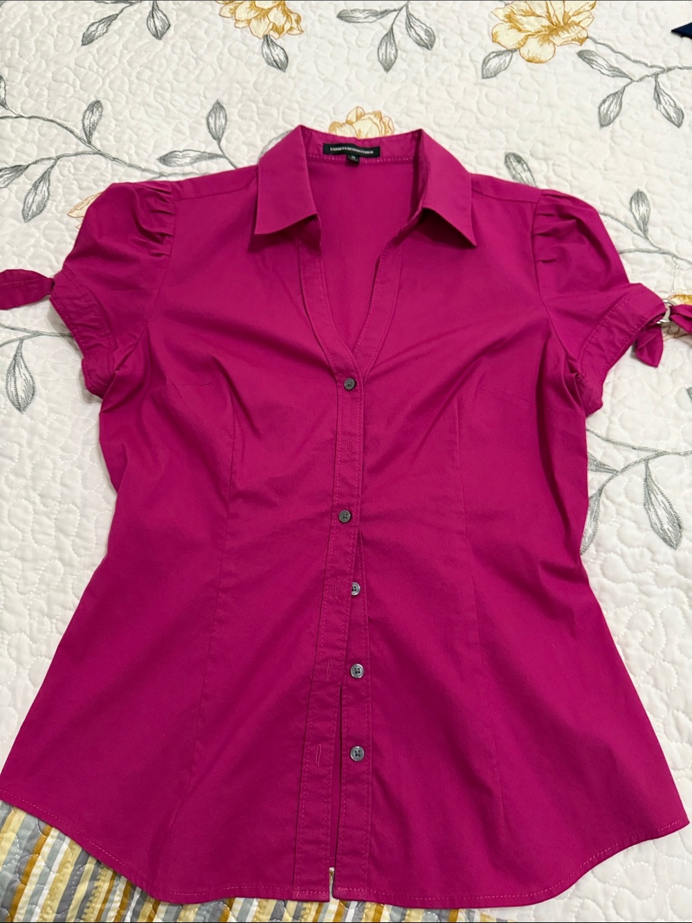 Express Fuchsia Short Sleeve Button-Front Blouse